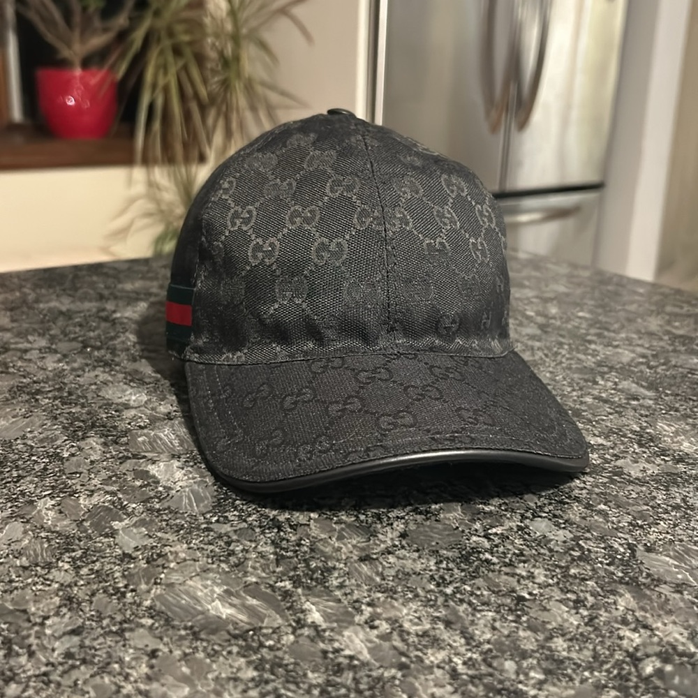 🦁 Gucci Signature GG Monogram Baseball Hat - Picture 16 of 16